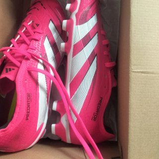 Botas de fútbol Adidas Predator rosas