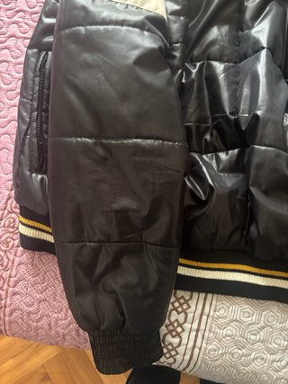 Chaqueta bomber negra con escudo lotto