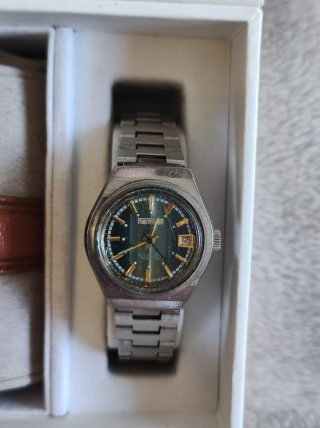 Lote de 2 Relojes uno de señora y otro de hombre