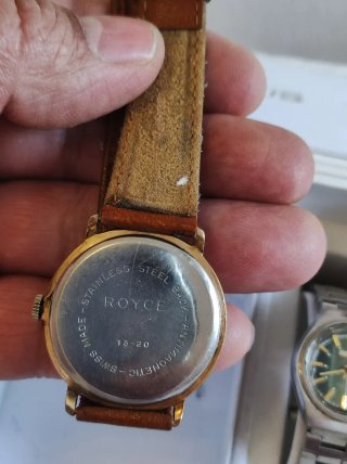 Lote de 2 Relojes uno de señora y otro de hombre