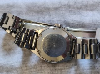 Lote de 2 Relojes uno de señora y otro de hombre