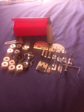 Accesorios Máquina Coser: Prensatelas y Bobinas