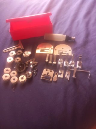 Accesorios Máquina Coser: Prensatelas y Bobinas