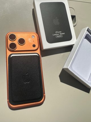 Tarjetero iPhone Apple Cuero MagSafe