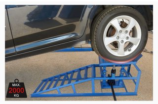 2RAMPAS ELEVADORAS CON GATOS HIDRÁULICOS DE2Ts C/u