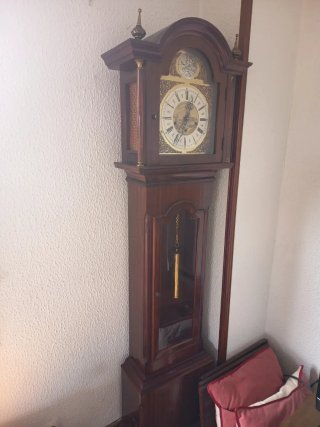 Reloj de pie antiguo madera y cristal