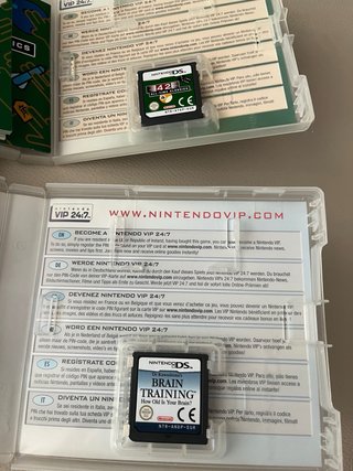 Nintendo DS Negra + 2 Juegos