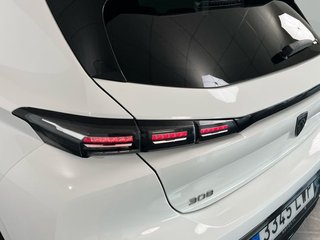 Peugeot 308 5P Allure BlueHDi 130 S&S EAT8