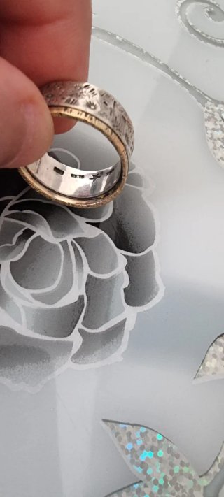 Anillo Aillo con detalles dorados y plateados