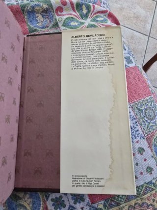 Una misteriosa felicità