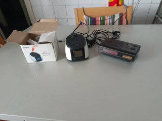 2 Despertadores (Radio y Proyector)