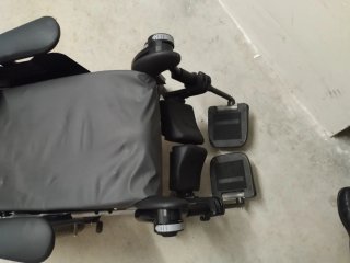 Silla de ruedas para personas con poca movilidad.