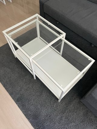 Mesa baja cristal y metal blanca