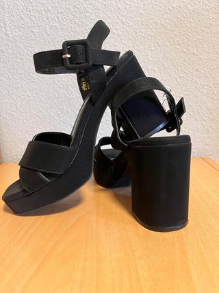 Tacones negros plataforma