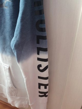 Sudadera Hollister degradada azul y blanca