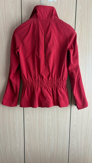 Elegante trench Zara M cereza nueva