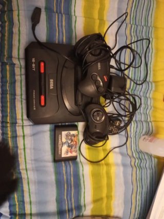 Sega Mega Drive II con 2 mandos y Kid Chameleon