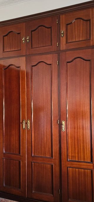 Puertas madera maciza