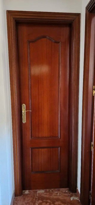 Puertas madera maciza