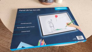 Panel de Luz LED A3 Medion. Nueva!