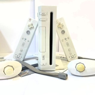 Wii Blanca + USB 128GB + Mandos