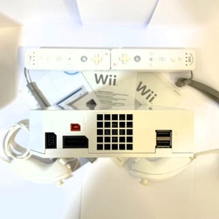 Wii Blanca + USB 128GB + Mandos