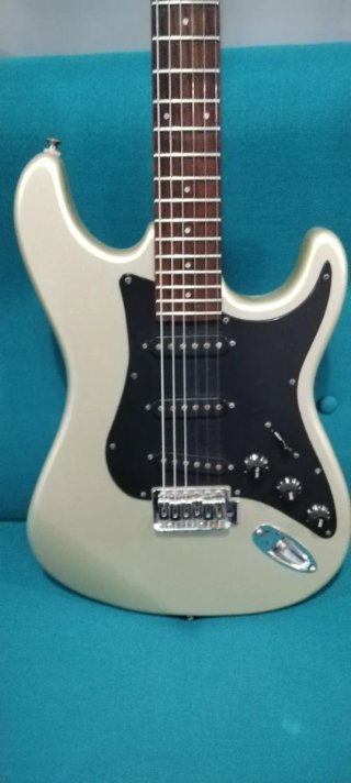 Guitarra Eléctrica Samick Plateada