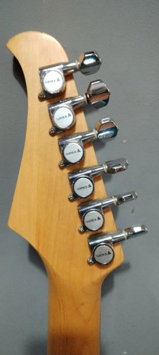 Guitarra Eléctrica Samick Plateada