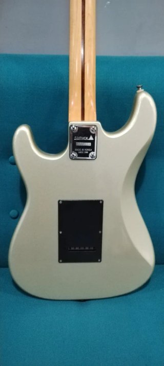 Guitarra Eléctrica Samick Plateada