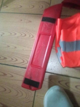 Juego triángulos emergencia + chaleco reflectante