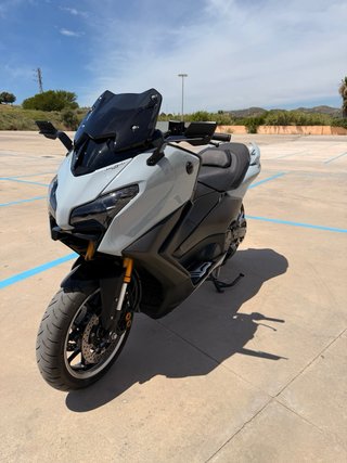 Yamaha Tmax Tech Max 2025