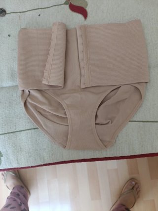 Braga faja alta beige Talla M