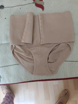 Braga faja alta beige Talla M