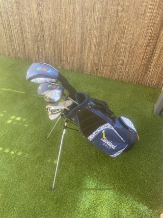Palos de Golf Cleveland 10-12 años