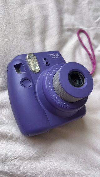 Instax Mini 8 Lila + 2 Cartuchos y Pilas