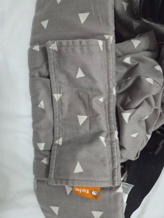 Mochila Portabebés Tula Gris Triángulos
