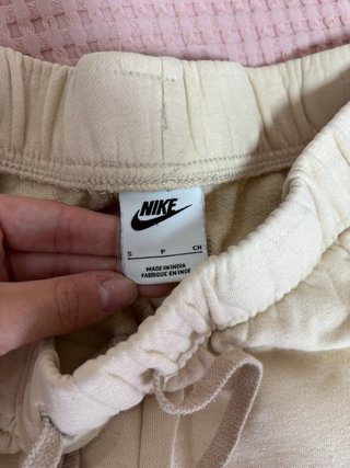 Pantalón chándal Nike beige