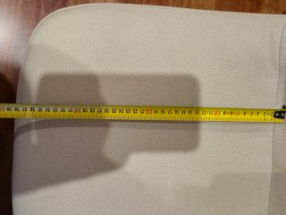 2 Sillas tapizadas blancas patas negras