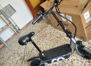 Patinete eléctrico iScooter F2 con asiento