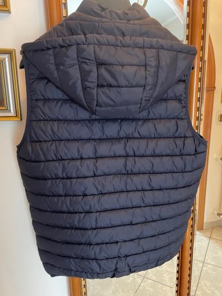 Gilet smanicato blu con cappuccio