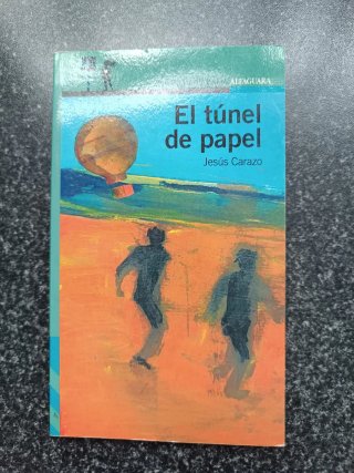 Libro juvenil: el túnel de papel.