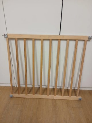 Valla de madera para bebé