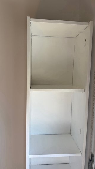 Estantería estrecha blanca