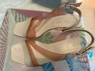Zapatos de tacón Hispanitas blancos y rosa