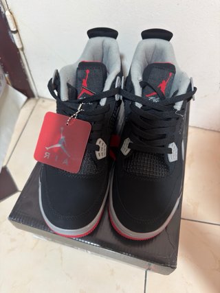 Jordan 4 Retro Negro Rojo