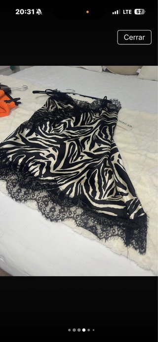 Top Cebra con Encaje Negro