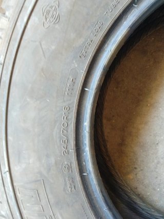 Neumático Michelin 245/70 R16 111H