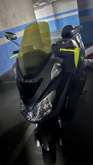 Moto Scooter S2 125 FI Negra y Verde
