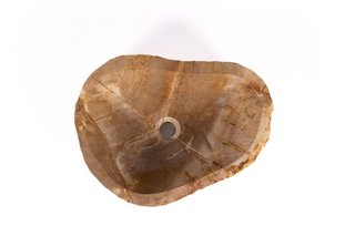 Lavabo hecho de madera fosilizada