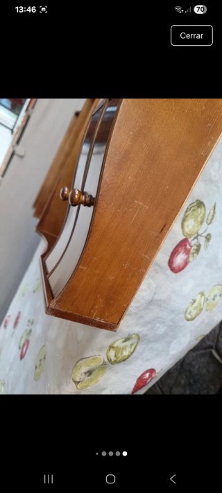 Estantería de madera con 4 cajones